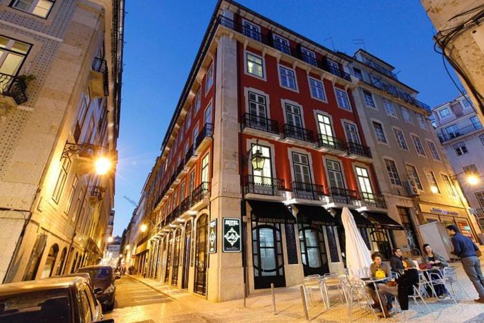 Quarto Com Varanda Na Rua Dos Douradores Лиссабон Экстерьер фото